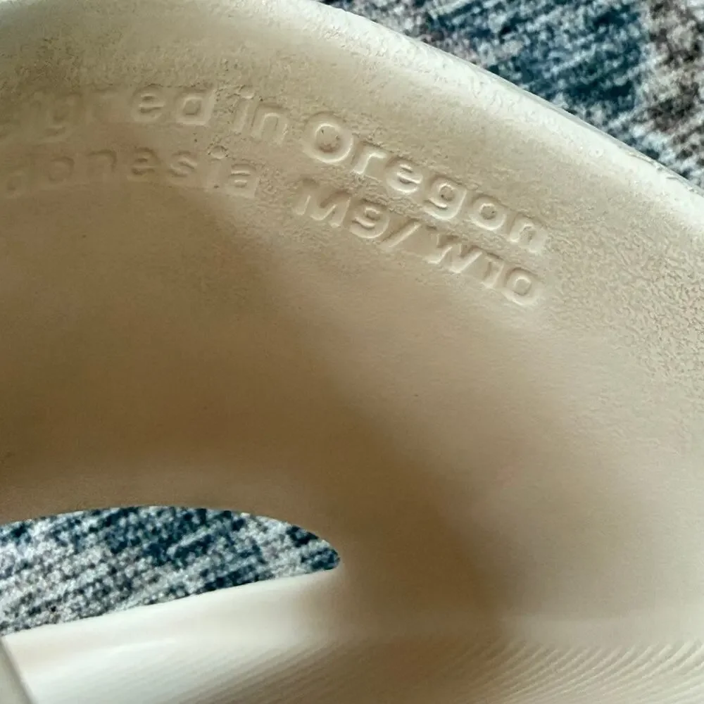 Nike Calm Slides Guava Ice Foam Slip‑On Sandals Men’s 9 / Women’s 10
